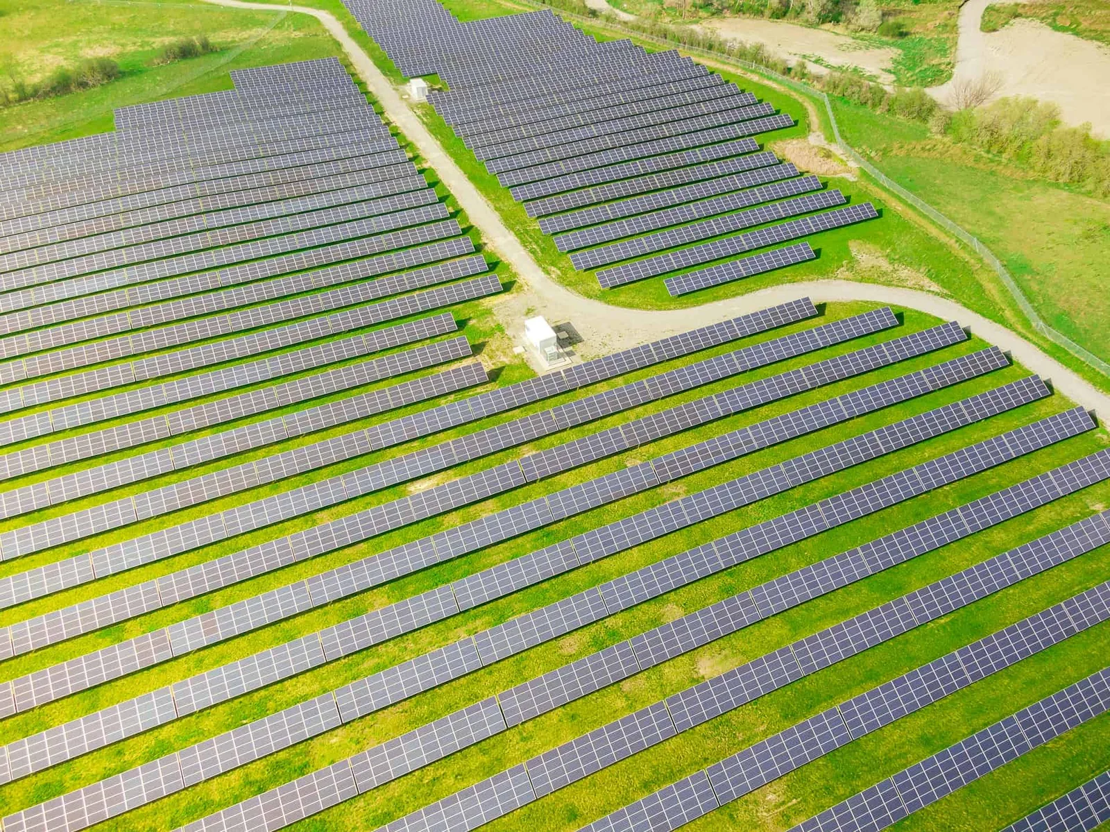 Grande parco fotovoltaico a terra